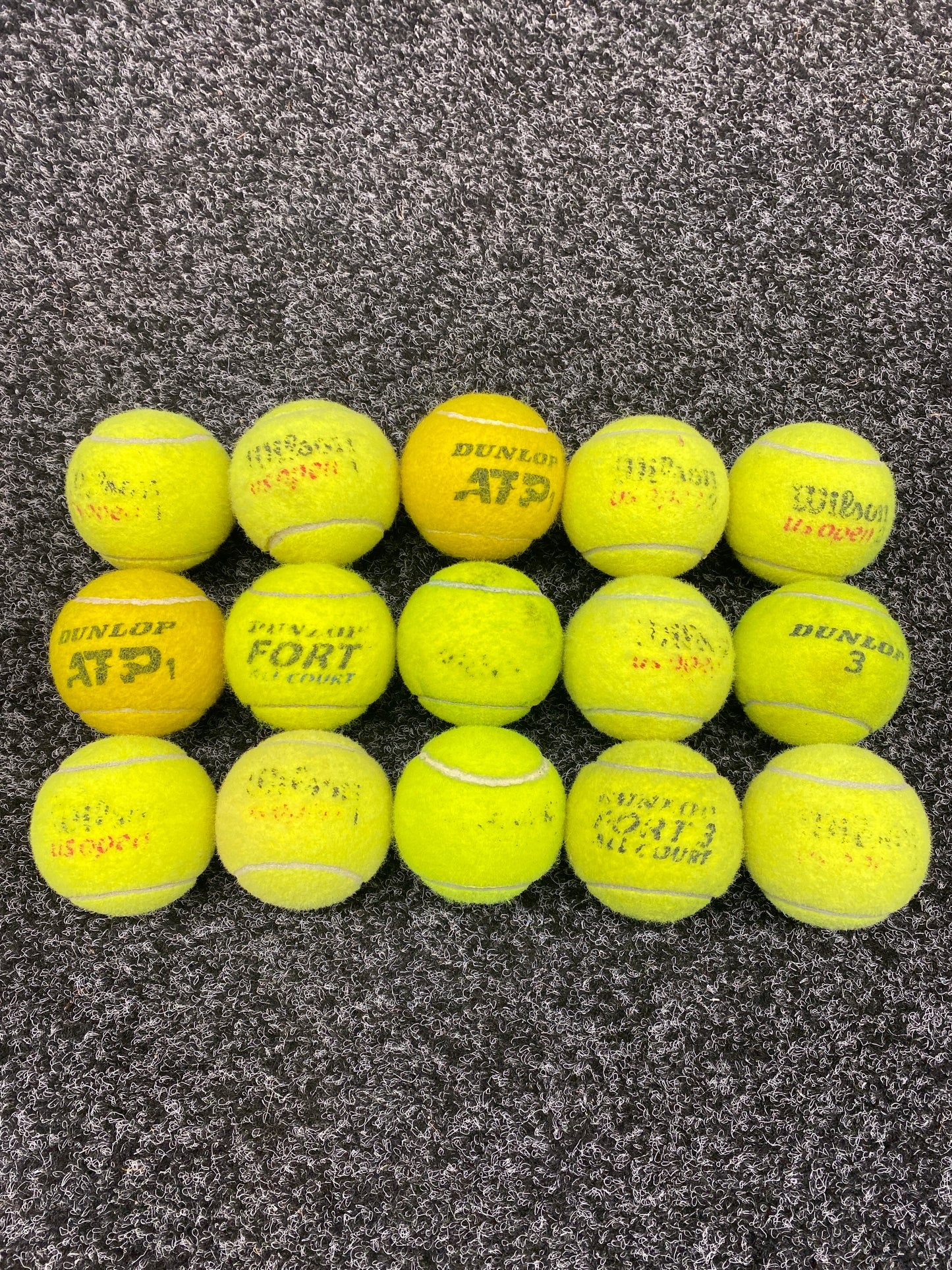 15 'Standard' grade tennis balls